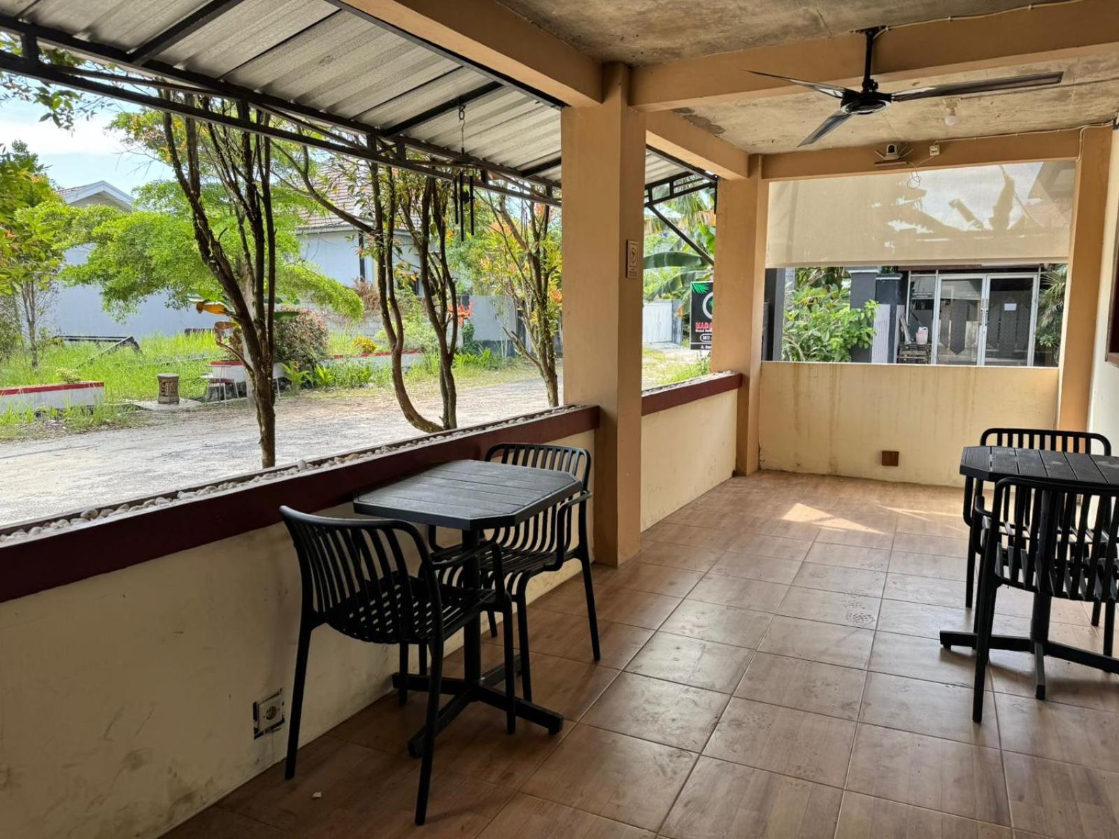 Wisma Madagaskar Palangka Raya Buitenkant foto